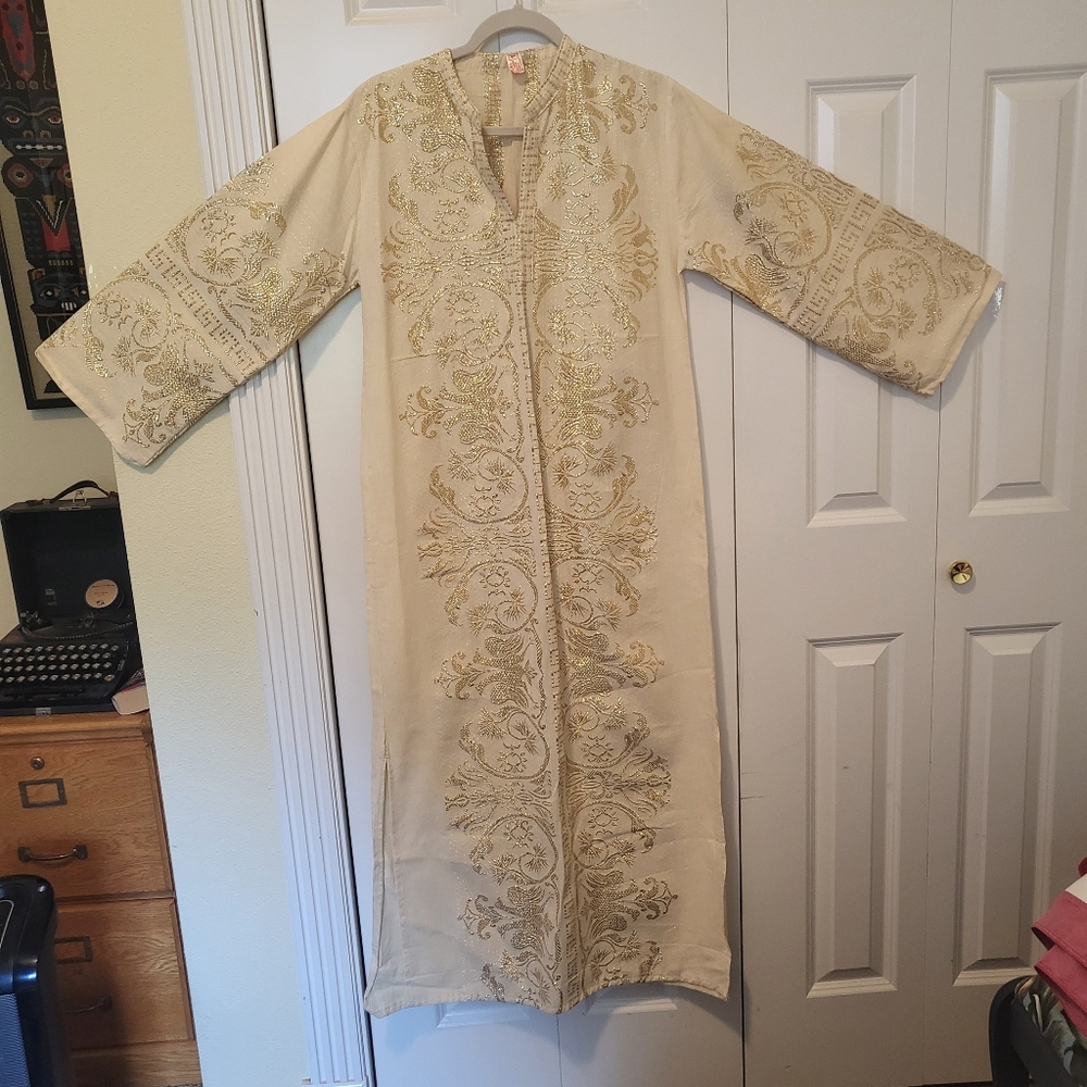 Elegant Cream and Gold Embroidered Kaftan